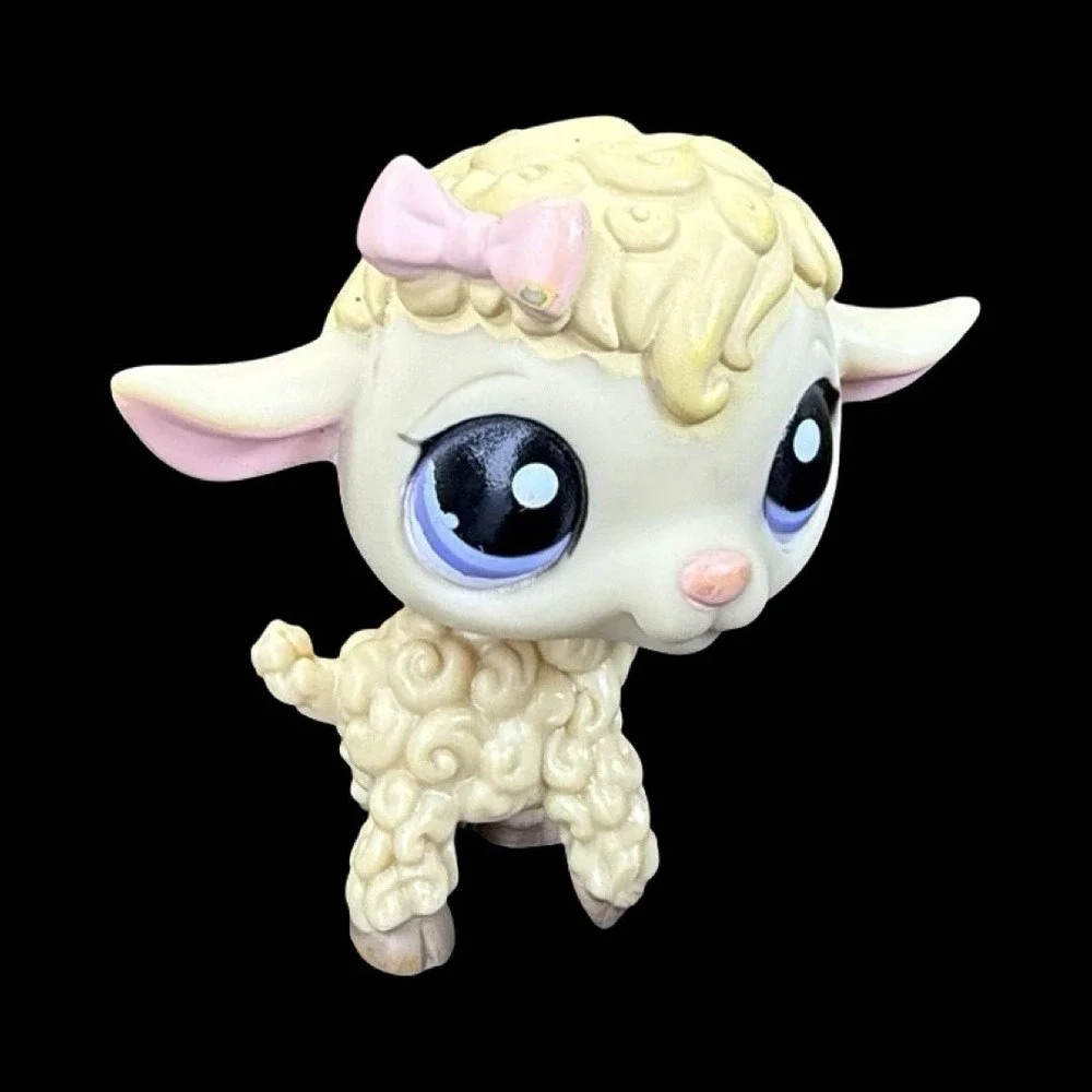 Littlest Pet Shop item shows